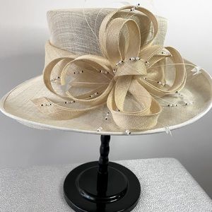 Cream Church/Special Occasion Spring/Summer Hat!